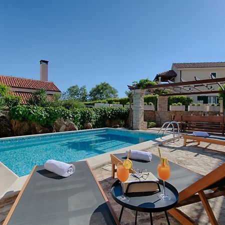 Villa Demi Пучишча Экстерьер фото